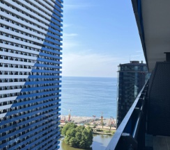 Трёхместные апартаменты с балконом и с видом на море в Апарт-отель MyGeorgia LLC Orbi City
