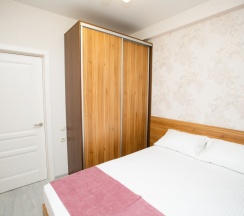 Стандартные апартаменты для 3 гостей с балконом в Alba inn apartments
