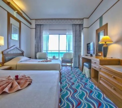 Двухместный номер Superior с балконом двуспальная кровать в Asia Cha Am Hotel