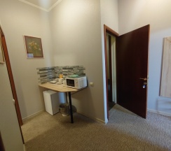 Двухкомнатный апартамент с двумя спальнями и кухонным уголком в На Невском