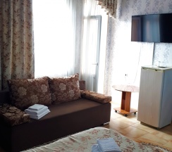 Улучшенный трехместный номер в Десятка