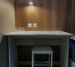 Номер стандарт с 1 двуспальной кроватью (без окна) в Лекс