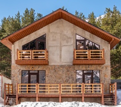 Коттедж Фивы в Dream Chalet
