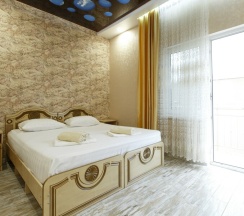 Стандартный трехместный номер в Морской ветер