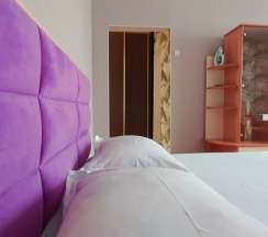 "Comfort class" - просторная 1 комнатная квартира в центре. Адрес: проспект Калинина,3/ул. Профинтерна,34. Октябрьский район. Пл. Октября 500 м., жд/авто вокзал 1,5 км., ТРЦ Пионер 700 м., пл. Советов/Ветеранов 1,7 км. в Квартира-22