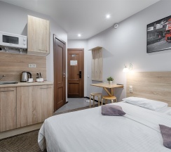 Улучшенный с двухспальной кроватью в Myhotel24 kristalin
