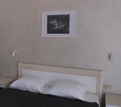 Двухместный люкс с балконом и с красивым видом из окна двуспальная кровать в Вилла Абхазия