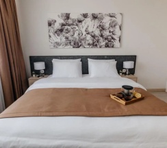 Двухместный люкс Executive с видом на парк двуспальная кровать в TÖR`RE Astana by Wyndham