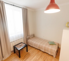 Коттедж с 6 комнатами с балконом и с красивым видом из окна в Дом пробуждения