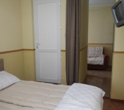 Трёхместный номер Superior с балконом в Grand Guest House Kvariati