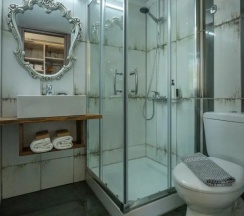 Двухместный номер Standard с балконом двуспальная кровать в Peli Hotel