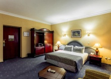 Номер Standard в Ambassador hotel Almaty