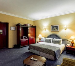 Номер Standard в Ambassador hotel Almaty