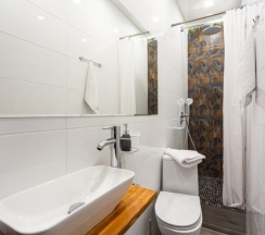 Общий 6-местный номер Smart room в Caps hotel