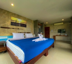 Двухместный номер Standard с видом на море двуспальная кровать в Windy Sea View Resort