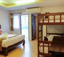 Четырёхместный номер Standard в Arina Boutique Residence