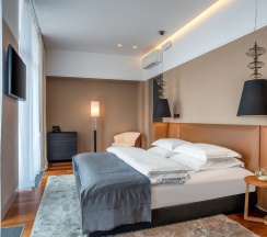 Royal Garden Suite в Crystal House Suite Hotel&SPA