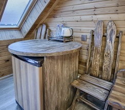 Двухместный люкс с балконом и с видом на море двуспальная кровать в Exclusive Hotel&Apartments