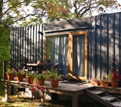 Дом для двоих с панорамными окнами и открытой террасой №1 в Уютные Ёлы