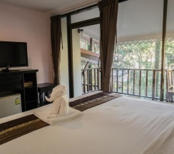 Одноместный номер Standard с видом на море двуспальная кровать в Chang Cliff Resort