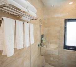 Четырёхместный номер Comfort в Rainbow Hotel