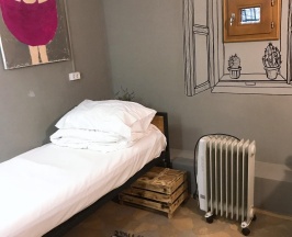 Номер эконом с 1 односпальной кроватью (без окна) в Lv.hostel