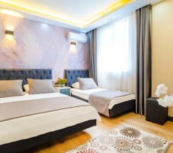 Трёхместный номер Deluxe в Blue Marina Hotel