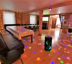 Коттедж с 6 комнатами в Удачный