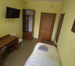 Одноместная комната с общей ванной комнатой в Орловский дом