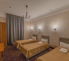 Трехместный с окном в хол в Ланселот