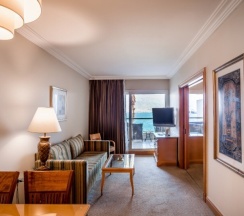 Люкс Deluxe с балконом и с видом на бассейн в Hotel Aria