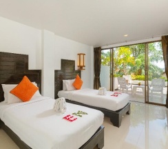 Двухместный номер Deluxe с балконом двуспальная кровать в Club Bamboo Boutique Patong Beach Resort