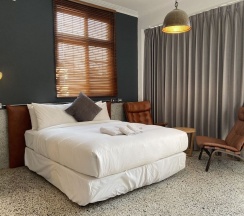 Двухместный номер Superior двуспальная кровать в Laile Hostel