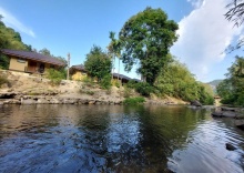 Бунгало с видом на воду в Khaosok Rainforest Resort