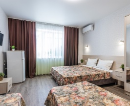 Четырехместный с удобствами на этаже в Золотой берег