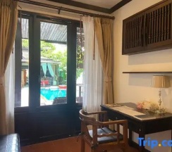 Двухместный номер Superior с видом на бассейн двуспальная кровать в Baan Huen Phen