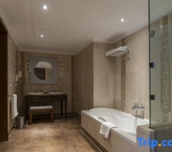 Люкс Posh Club Jacuzzi в Sunrise Crystal Bay Resort