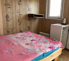 Коттедж эконом с 2 односпальными и 2 двуспальными кроватями в Янтарная
