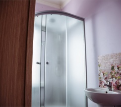 Общий номер до 20 гостей с двухъярусными кроватями (Мужской) в Dom hostel
