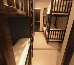 Кровать в общем номере в Jellybean The Blocks Hostel Sukhumvit 10
