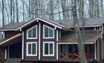 Большой дом у пруда в Приокские зори