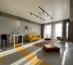 5-местные 2-комнатные апартаменты люкс семейные (мансарда) в Apart Ru Hotel