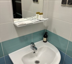 Стандартный семейный номер с 1 двуспальной и 2 односпальными кроватями в Невский