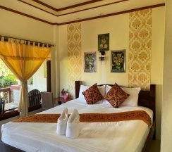 Двухместный номер Standard с видом на сад двуспальная кровать в Starlight Haad Rin Resort