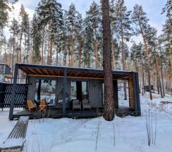 Большой зеркальный куб с отдельной спальней №0 для 2-4 гостей в Август