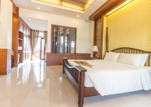 Номер Deluxe с балконом и с видом на озеро в Bhu Tarn Koh Chang Resort and Spa