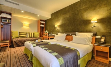Трёхместный номер Superior в Hotel Mondial