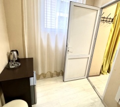 Двухместный номер Standard с видом на внутренний двор двуспальная кровать в Ольга