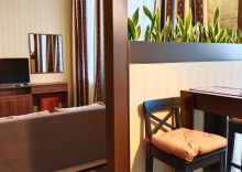 Апартаменты с ванной и балконом в My Favourite Garden Hotel