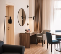 Люкс "Гранд" (Апартамент с 1 спальней) в Кортъярд Марриотт Сочи Красная Поляна